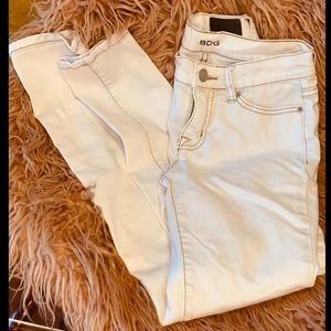 BDG 💕 Mid-rise Twig Skinny Jeans